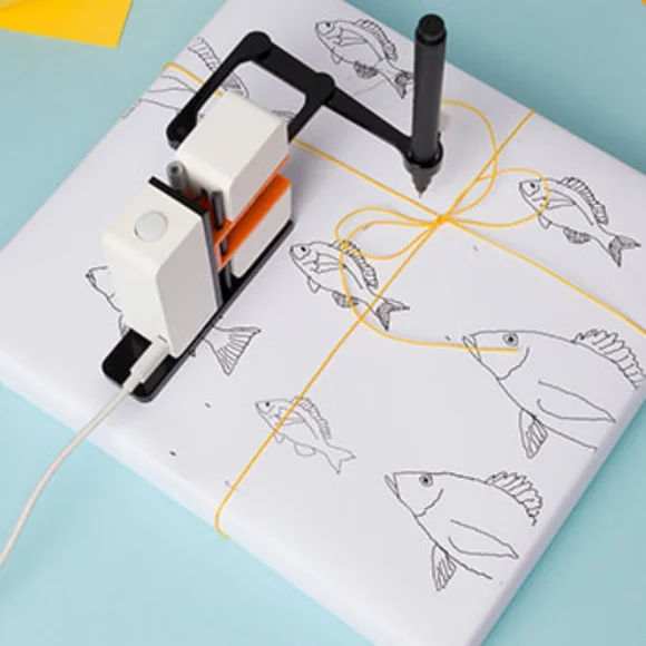 Line-Us: Drawing Robot - Picture 3 of 8